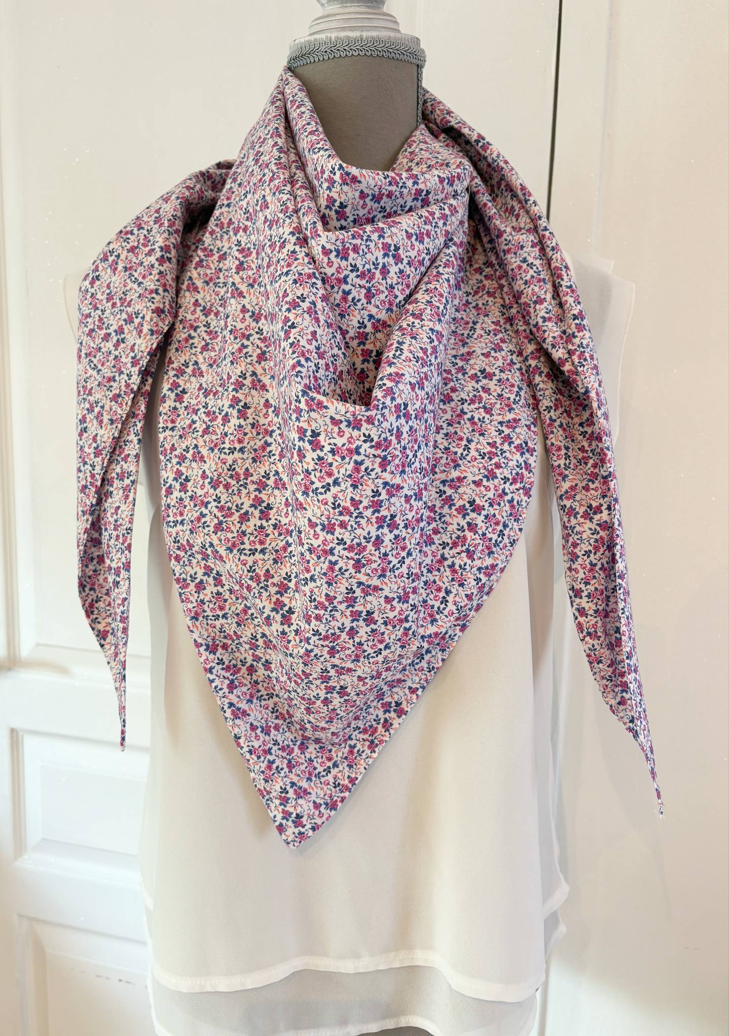 Grand Foulard artisanale " Bouquet sauvage "