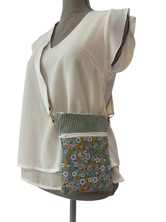 Pochette à téléphone " Sous les Fleurs"