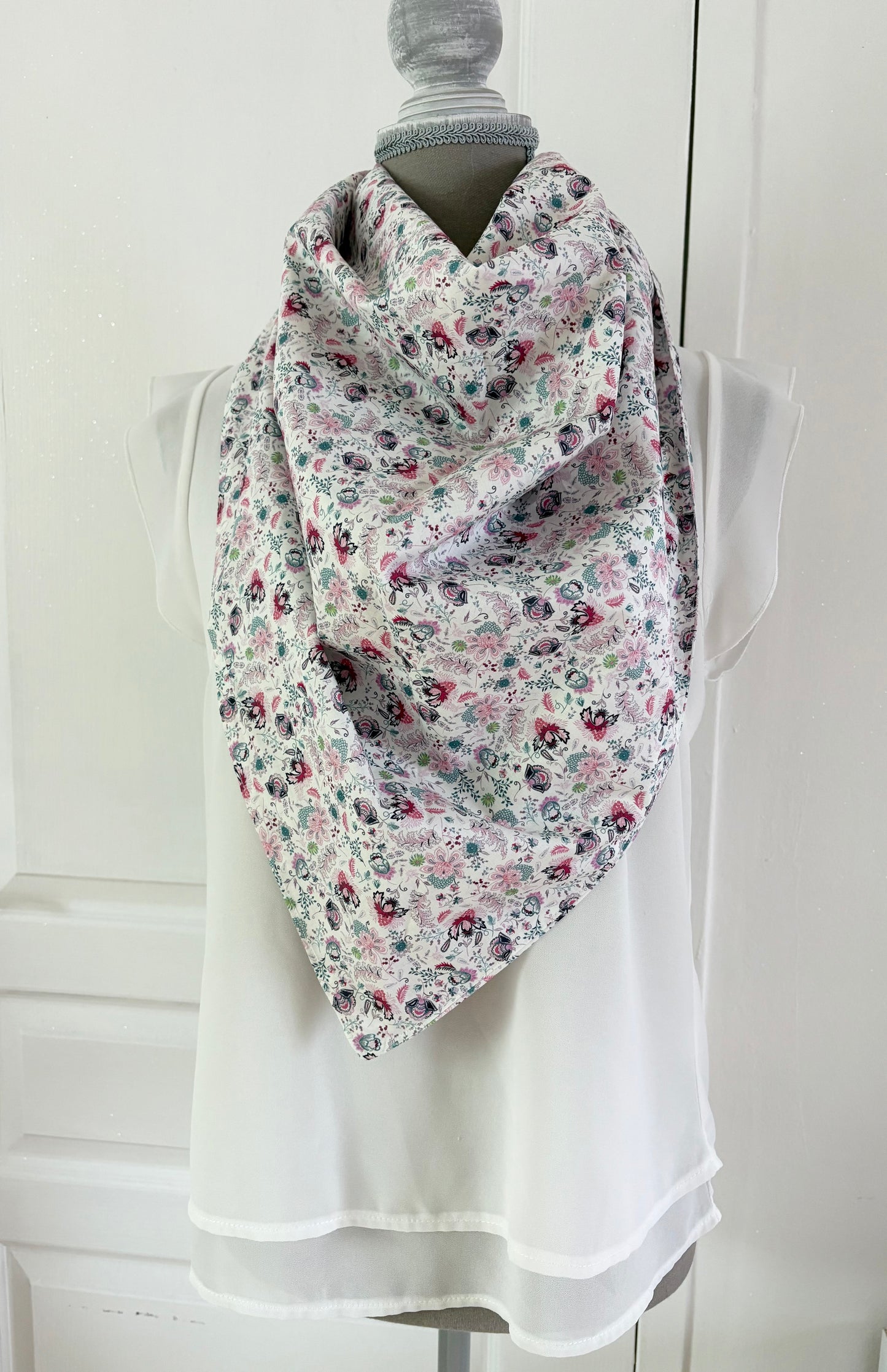 Grand Foulard artisanale " Douceur Floral "