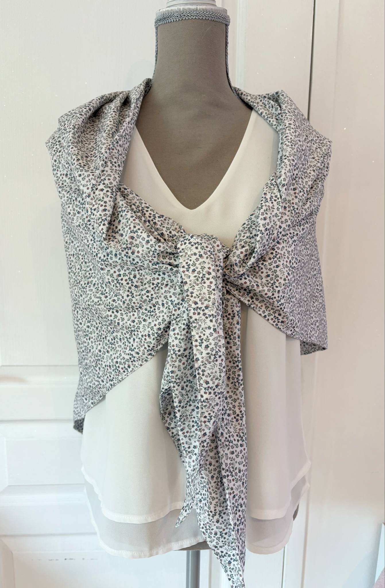 Grand foulard artisanale " Jardin Secret"