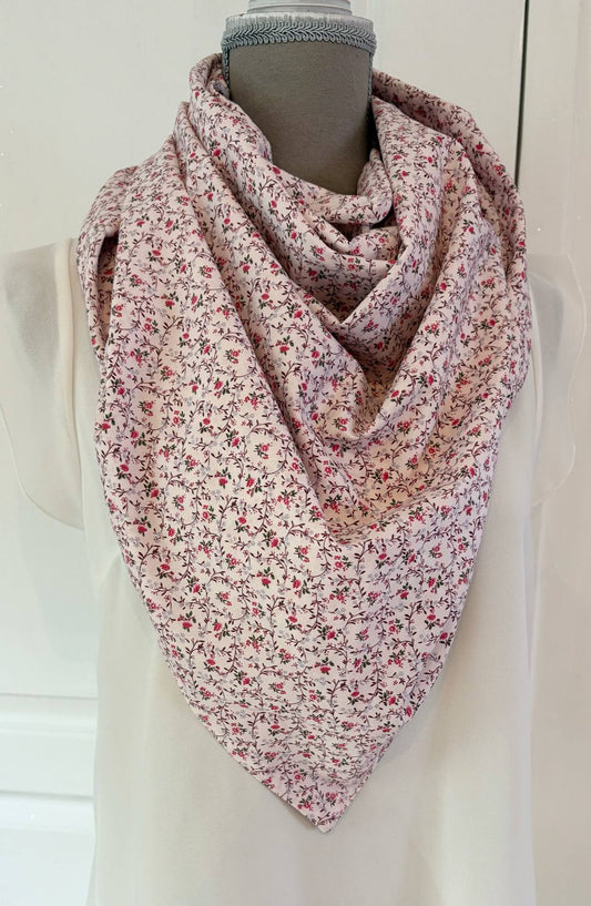 Grand Foulard artisanale " Chuchotement Floral "
