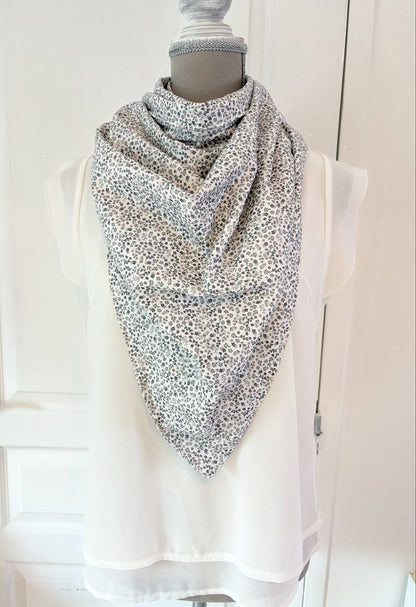 Grand foulard artisanale " Jardin Secret"