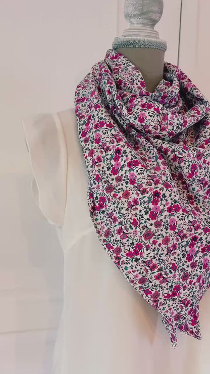 Grand Foulard artisanale " Floral Eclat"